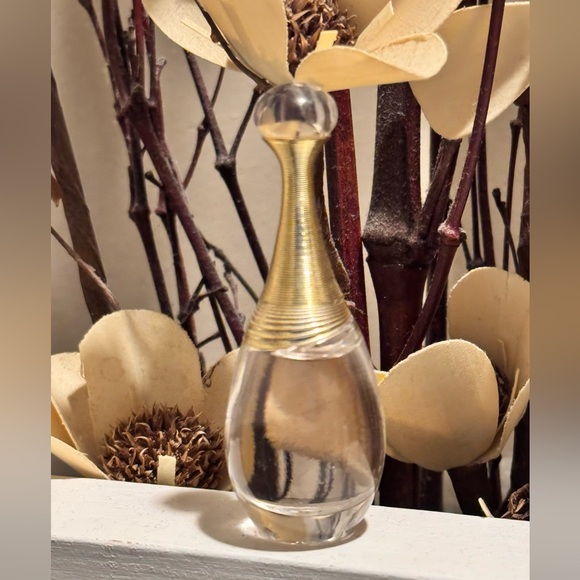 Christian Dior Mini J’adore Perfume & Gift Box - Picture 6 of 6